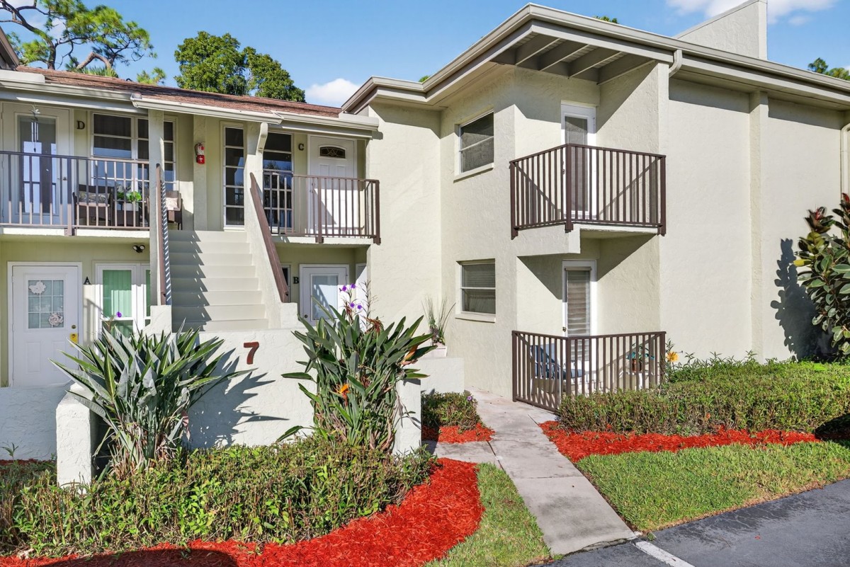 Hidden Gardens Condo in Fort Myers